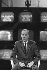 Marshall McLuhan es Himself en Out of Orbit: The Life and Times of Marshall McLuhan