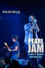 Stone Gossard interpreta a  en Pearl Jam: Lollapalooza Chile 2013