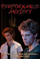 Luke Mitchell interpreta a  en Performance Anxiety