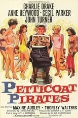 John Turner interpreta a Lt. Michael Pattinson en Petticoat Pirates