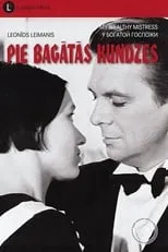 Película Pie bagātās kundzes