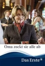 Sabine Waibel interpreta a Beatrix Zimmermann en Pokerface - Oma zockt sie alle ab