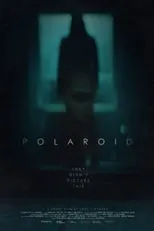 Samantha Logan interpreta a Kasey Walters en Polaroid