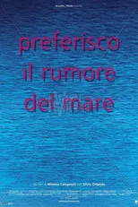 Sara D'Amario interpreta a Segretaria del Circolo en Preferisco il rumore del mare