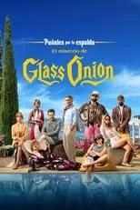 Edward Norton en la película Puñales por la espalda: El misterio de Glass Onion