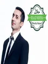 Riaad Moosa interpreta a Self en Riaad Moosa: Strictly Halaal