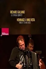 Dave Douglas es Self - trompette en Richard Galliano La Strada Quintet - Tribute To Nino Rota