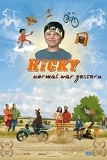 Dennis Kamitz interpreta a Justin en Ricky - Normal war gestern