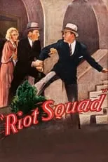 Charles De La Motte es Shorty en Riot Squad