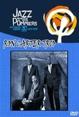 Ron Carter interpreta a bass en Ron Carter Trio - at festival Jazz sous Les Pommiers