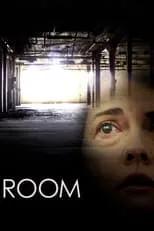 Hannah Nicolas es Nikki Barker en Room