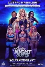 Kira Magnin-Forster interpreta a Taya Valkyrie en ROW Ladies Night Out 5