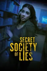 Azizi Donnelly interpreta a Sarah en Secret Society of Lies