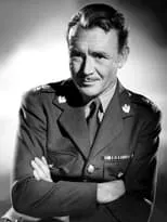 Denholm Elliott en la película Sir John Mills' Moving Memories