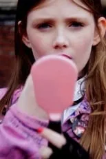 Keira Thomson es Hubba Bubba girl en SLAP