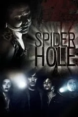 Amy Noble es Zoe en Spiderhole