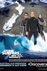 Tom Carroll interpreta a  en Storm Surfers: New Zealand