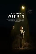 Jonathan Raggett interpreta a Mike en Strangers Within