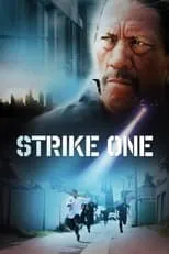 Mariano Mendoza interpreta a Muerto O.G. #2 en Strike One