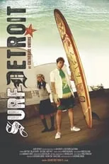 Josh Woodle es Derek en Surf Detroit