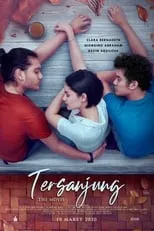 Kinaryosih interpreta a Indah Besari en Tersanjung: The Movie