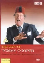 Tommy Cooper interpreta a Self en The Best of Tommy Cooper