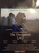 David Robbins interpreta a Boxing Coach en The Deception