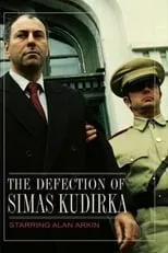 Matthew Arkin interpreta a Petras en The Defection of Simas Kudirka