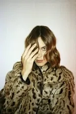 Olivier Rousteing interpreta a Himself en The Future of Fashion with Alexa Chung