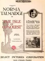 Natalie Talmadge es Janis Harmon en The Isle of Conquest