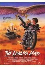 Pía Salas interpreta a Marty's Girlfriend en The Lawless Land