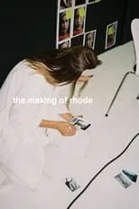 Hailey Bieber interpreta a Self en The Making of Rhode