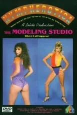 Roxanne Rollan es Rosalyn en The Modeling Studio