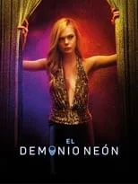 Jamie Clayton interpreta a Casting Director en The Neon Demon