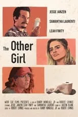 Leah Finity es Danielle en The Other Girl