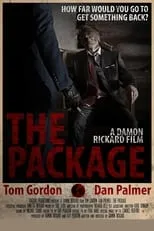 John Ammirati interpreta a John en The Package