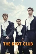 Joey Batey en la película The Riot Club