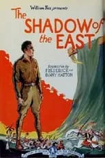 Lorimer Johnston interpreta a Peter Peters en The Shadow of the East