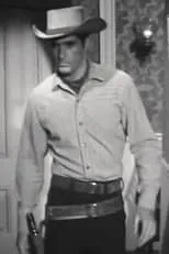 Neville Brand es Johnny Washburn en The Solid Gold Girl