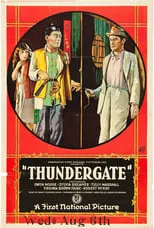 Edwin B. Tilton interpreta a James Sanderson (as Edwin Booth Tilton) en Thundergate