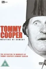 Tommy Cooper interpreta a  en Tommy Cooper: Master Of Comedy