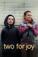 Grace Hogg-Robinson interpreta a Natalie en Two for Joy