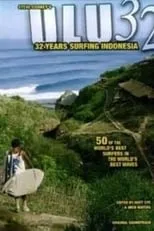 Steve Cooney interpreta a himself en ULU32 - 32 Years Surfing Indonesia