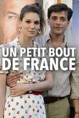 Lizzie Brocheré es Clara en Un petit bout de France