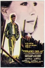 Robert Mulligan es Narrator (voice) (uncredited) en Verano del 42