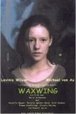 Natalie Spinell interpreta a  en Waxwing