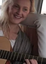 Laura Marling es Woman en Woman Driver: The Musical