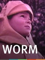 Phoebe Tyers es Angie en Worm