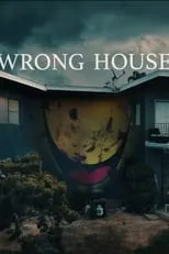 Jackson Davis es Smiley en Wrong House