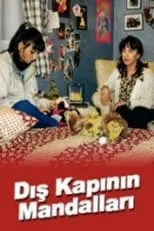 Nazli Tosunoglu en la serie - Dış Kapının Mandalları